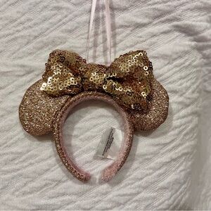 NWT Disney Parks Minnie Mouse Mini Ear Headband Ornament in Rose Gold Sequin